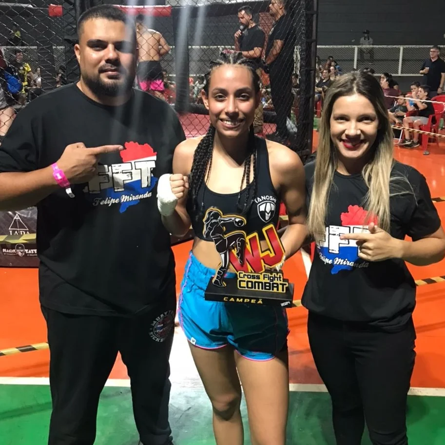 Campeã de Muay Thai — Equipe FFT